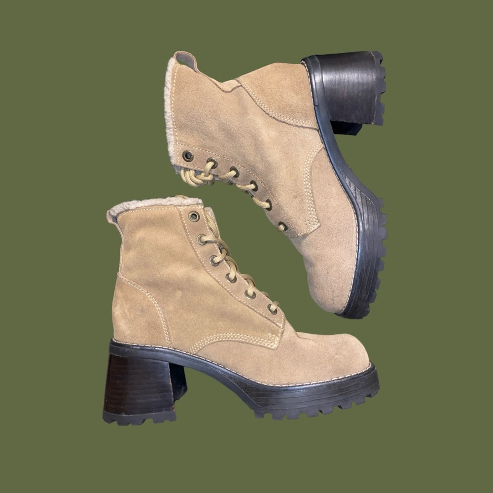Vintage Chunky Platform Suede Skechers Boots - Picture 2 of 5